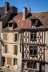 MAISONS A PANS DE BOIS CLAMECY, NIEVRE, BOURGOGNE, FRANCE 