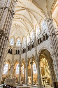 CHOEUR, BASILIQUE SAINTE MARIE MADELEINE, VEZELAY, YONNE, BOURGOGNE, FRANCE 