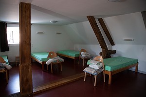 MAISON D'ACCUEIL DES PELERINS DE SAINT JACQUES DE COMPOSTELLE, VEZELAY, YONNE, BOURGOGNE, FRANCE 