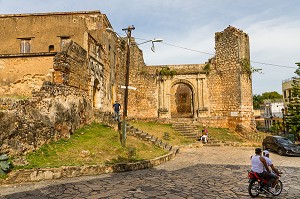 MONASTERIO DE SAN FRANCISCO, QUARTIER COLONIAL, CLASSE AU PATRIMOINE MONDIAL DE L'UNESCO, SAINT DOMINGUE, SANTO DOMINGO, REPUBLIQUE DOMINICAINE 