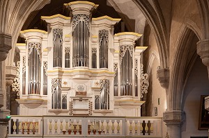 ORGUE DE BACH, EGLISE SAINT-MICHEL, PONTAUMUR, COMBRAILLES, (63) PUY DE DOME, AUVERGNE 