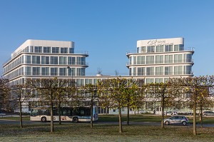 CREDIT AGRICOLE BRIE PICARDIE ET ROND POINT SIMONE VEIL, CHESSY, VAL D'EUROPE, MARNE LA VALLEE, SEINE ET MARNE (77), FRANCE, EUROPE 