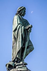 STATUE EN CUIVRE DE VERCINGETORIX, ALISE SAINTE REINE, ALESIA, (21) COTE-D'OR, BOURGOGNE, FRANCE 