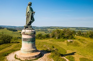 STATUE EN CUIVRE DE VERCINGETORIX, ALISE SAINTE REINE, ALESIA, (21) COTE-D'OR, BOURGOGNE, FRANCE 