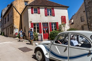 VILLAGE ET COLLINE ETERNELLE DE VEZELAY, (89) YONNE, BOURGOGNE, FRANCE 