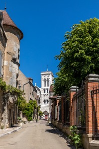 VILLAGE ET COLLINE ETERNELLE DE VEZELAY, (89) YONNE, BOURGOGNE, FRANCE 