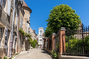 VILLAGE ET COLLINE ETERNELLE DE VEZELAY, (89) YONNE, BOURGOGNE, FRANCE 