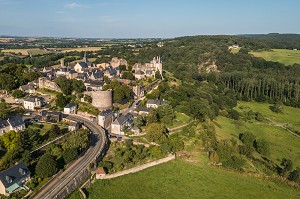 VUE DRONE, SAINTE SUZANNE, (53) MAYENNE, PAYS DE LA LOIRE 