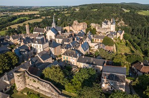 VUE DRONE, SAINTE SUZANNE, (53) MAYENNE, PAYS DE LA LOIRE 