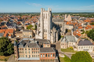 VUE DRONE CATHEDRALE NOTRE DAME DE SAINT OMER, SAINT OMER, (62) PAS-DE-CALAIS, FRANCE 