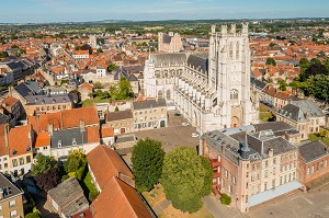 VUE DRONE CATHEDRALE NOTRE DAME DE SAINT OMER, SAINT OMER, (62) PAS-DE-CALAIS, FRANCE 