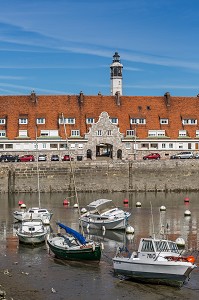 PORT DE CALAIS STEVANOVIC ET PHARE DE CALAIS, CALAIS, (62) PAS-DE-CALAIS, FRANCE 