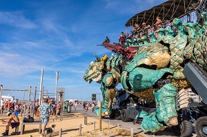 DRAGON DE CALAIS, DIGUE GASTON BERTHE, PLAGE DE CALAIS, CALAIS, (62) PAS-DE-CALAIS, FRANCE 