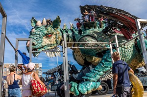 DRAGON DE CALAIS, DIGUE GASTON BERTHE, PLAGE DE CALAIS, CALAIS, (62) PAS-DE-CALAIS, FRANCE 