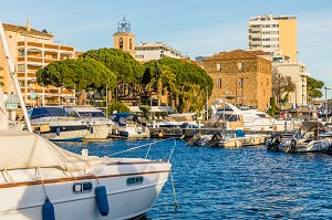 PORT TOUR CARREE ET EGLISE SAINTE MAXIME // THE PORT, THE TOUR CARREE AND THE SAINTE MAXIME CHURCH, SAINTE MAXIME // SAINTE MAXIME