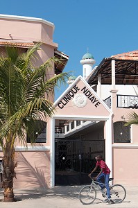 CLINIQUE NDIAYE, QUAI HENRI JAY, SAINT-LOUIS-DU-SENEGAL, SENEGAL, AFRIQUE DE L'OUEST 