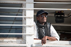 COMMANDANT DU BATEAU DE CROISIERE 'BOU EL MOGDAD' DE LA COMPAGNIE DU FLEUVE, SENEGAL, AFRIQUE DE L'OUEST 