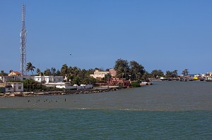 LIMITE DE DEMARCATION DES EAUX DOUCES ET SALEES A L'ENTREE DU FLEUVE SENEGAL, SAINT-LOUIS-DU-SENEGAL, SENEGAL, AFRIQUE DE L'OUEST 