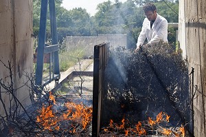 CENTRE D'ESSAIS ET DE RECHERCHE DE L'ENTENTE (CEREN), ENTENTE INTERDEPARTEMENTALE EN VUE DE LA PROTECTION DE LA FORET ET DE L'ENVIRONNEMENT CONTRE L'INCENDIE, GARDANNE, BOUCHES-DU-RHONE (13), FRANCE 