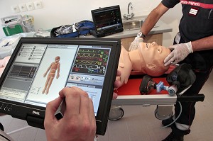 MANNEQUIN INTELLIGENT, SIMULATEUR D'URGENCE EXTRAHOSPITALIERE (SIMURGE), ECOLE NATIONALE SUPERIEURE DES OFFICIERS DE SAPEURS-POMPIERS (ENSOSP), POLE PEDAGOGIQUE D'AIX-LES-MILLES, AIX-EN-PROVENCE (13), FRANCE 