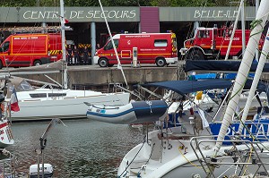 CENTRE DE SECOURS DES SAPEURS-POMPIERS DEVANT LE PORT, LE PALAIS, BELLE-ILE-EN-MER, MORBIHAN (56), FRANCE 