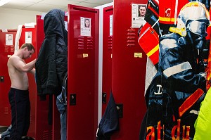 VESTIAIRE DU CENTRE DE SECOURS (CIS) DE SAINTE-SUZANNE, MAYENNE (53), FRANCE 