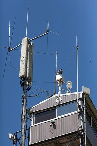 ANTENNE RELAIS TELEPHONIQUE ET CAMERAS SUR LES VIGIES DU SADIF (SYSTEME AUTOMATIQUE DE DETECTION DES INCENDIES DE FORETS), HOUEILLES (47), PARC REGIONAL DES LANDES DE GASGOGNE, LOT-ET-GARONNE, FRANCE 