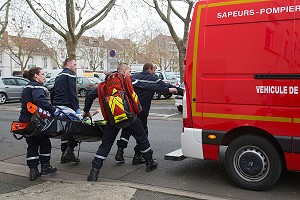 24 HEURES AVEC LES SAPEURS-POMPIERS DE VICHY, ALLIER, FRANCE