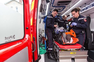 24 HEURES AVEC LES SAPEURS-POMPIERS DE VICHY, ALLIER, FRANCE