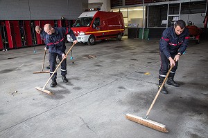 24 HEURES AVEC LES SAPEURS-POMPIERS DE VICHY, ALLIER, FRANCE