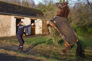 BERANGERE DE LAJUDIE, TECHNICIEN DENTAIRE EQUIN, CAPORAL SAPEUR-POMPIERS VOLONTAIRE AU CENTRE DE SECOURS DE CARROUGES (61), FRANCE 