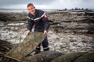 SERGENT-CHEF JEAN-MICHEL BASTARD, OSTREICULTEUR, OUVRIER OSTREICOLE, SAPEUR-POMPIER VOLONTAIRE AU CENTRE DE SECOURS DE BOUIN, VENDEE (85), FRANCE 