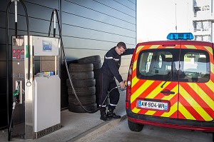 STATION SERVICE, CENTRE DE SECOURS PRINCIPAL DE CHARTRES (28), FRANCE 