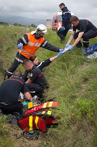 INTERVENTION POUR UN ARRET CARDIAQUE D'UN CYCLISTE TOMBE DANS UN FOSSE, SAPEURS-POMPIERS DU CIS DE LEUCATE, SDIS11, AUDE (11), FRANCE 