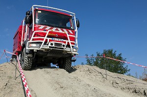 DEMONSTRATION DE CAMION CITERNE FEUX DE FORET DE MARQUE CAMIVA SIDES EN SITUATION, 123 EME CONGRES NATIONAL DES SAPEURS-POMPIERS DE FRANCE, TOURS, SEPTEMBRE 2016