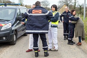 DEPART SUR LA COMMUNE D'HOCQUIGNY POUR UN SUICIDE D'UN JEUNE HOMME DE 19 ANS PAR ARME A FEU, CENTRE DE SECOURS PRINCIPAL DE GRANVILLE (50), FRANCE 