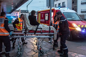 DEPART POUR UN JEUNE HOMME SE PLAIGNANT D'UNE DOULEUR AU THORAX, CENTRE DE SECOURS PRINCIPAL DE GRANVILLE (50), FRANCE 
