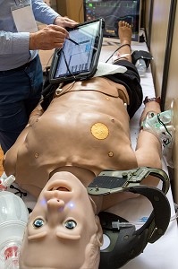 STAND MEDICALEM AVEC SES MANNEQUINS CONNECTES, CONGRES SECOURS SANTE 2017, JOURNEES SCIENTIFIQUES EUROPEENNES DU SERVICE DE SANTE, SAPEURS-POMPIERS DE FRANCE, VANNES (56), FRANCE 