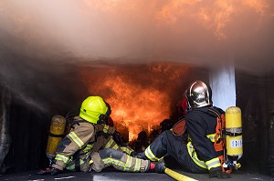 LE CAISSON A FEU PSC-RISC, LE SIMULATEUR DE PHENOMENES THERMIQUES, ATELIERS DES FIRE DAYS, AUXERRE (89), FRANCE 