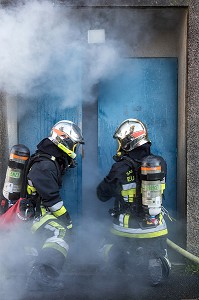 MANOEUVRE INCENDIE SUR FEU DE CAVE, CENTRE DE SECOURS PRINCIPAL DE CHATEAUDUN, EURE-ET-LOIR (28) 