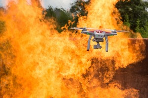 PILOTAGE DE DRONE EN INTERVENTION SUR UN FEU DE GAZ, UN NOUVEL OUTIL AU SERVICE DES SAPEURS-POMPIERS, ALENCON (ORNE), SDIS61, FRANCE 