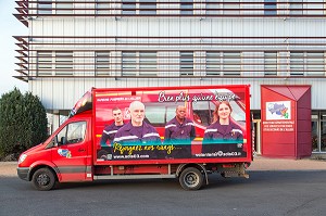 VEHICULE POUR LA PROMOTION DU VOLONTARIAT SAPEURS-POMPIERS, SDIS DE L'ALLIER (03), FRANCE