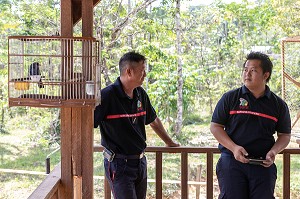 SAPEURS-POMPIERS HMONG DU CENTRE DE SECOURS DE CACAO, GUYANE FRANCAISE, DEPARTEMENT-REGION D'OUTRE-MER, AMERIQUE DU SUD, FRANCE 