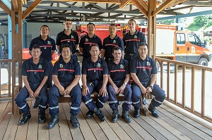 SAPEURS-POMPIERS HMONG DU CENTRE DE SECOURS DE CACAO, GUYANE FRANCAISE, DEPARTEMENT-REGION D'OUTRE-MER, AMERIQUE DU SUD, FRANCE 