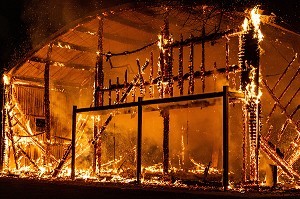 FEU DE LA SALLE DE GYMNASTIQUE ANDRE JIDOUARD, COMPLEXE SPORTIF LOUIS LOUVRIER, ARGENTAN (61), FRANCE 