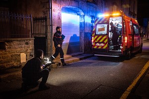 SECOURS A PERSONNE, IMMERSION AVEC LES SAPEURS-POMPIERS PENDANT LE TOURNAGE D'UN DOCUMENTAIRE TELEVISUEL, ENQUETE D'ACTION POUR W9 SUR LES SECOURS DE LA VILLE D'ALENCON (61), FRANCE 