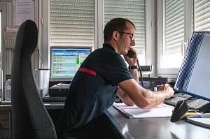 STATIONNAIRE DE GARDE, SAPEURS-POMPIERS DU CENTRE D'INTERVENTION ET DE SECOURS DE ROANNE, LOIRE, FRANCE 