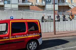 VEHICULE DE SOUTIEN MEDICAL POUR L'INFIRMIER LORS DE CERTAINS SECOURS A PERSONNES, SAPEURS-POMPIERS DU CENTRE D'INTERVENTION ET DE SECOURS DE ROANNE, LOIRE, FRANCE 