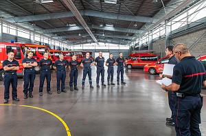 RASSEMBLEMENT DE LA GARDE SAPEURS-POMPIERS, CSP D'AUXERRE, YONNE, FRANCE 