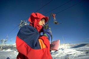 INTERVENTION SUR UN TELESIEGE, SAUVETAGE TELEPORTE, SELONNET, ALPES DE HAUTE, PROVENCE (04) 